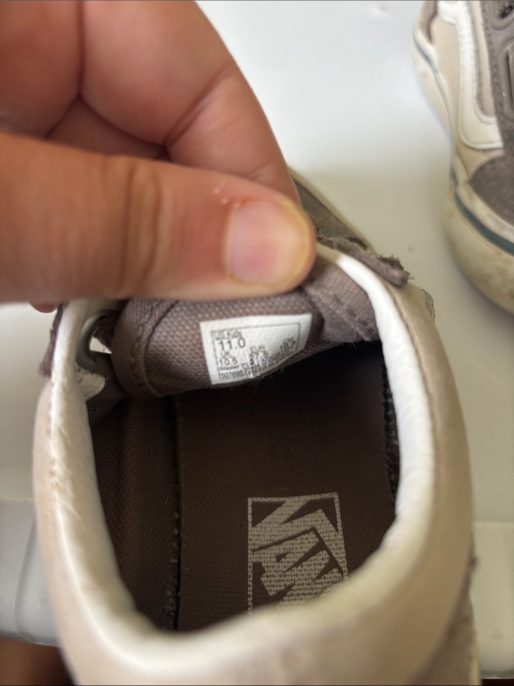 Gray vans - Picture 2 of 5